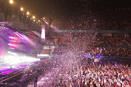 畅享摇滚，谈球吧LED大屏“耀”你好看！