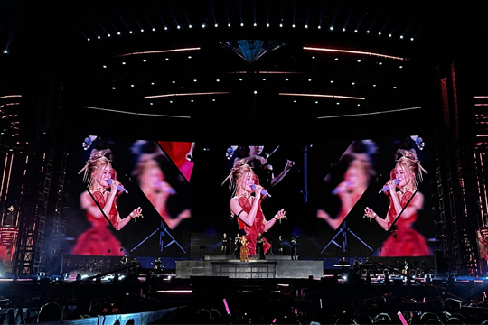 9年等待终圆梦！谈球吧LED屏幕点亮张韶涵南昌演唱会璀璨之夜！